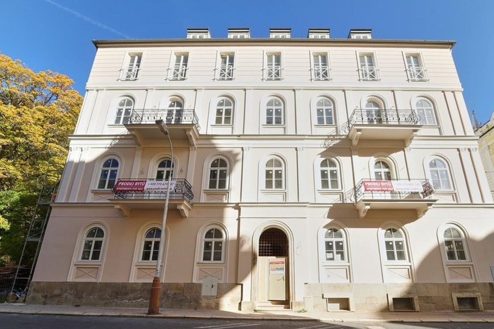 Gold Residence