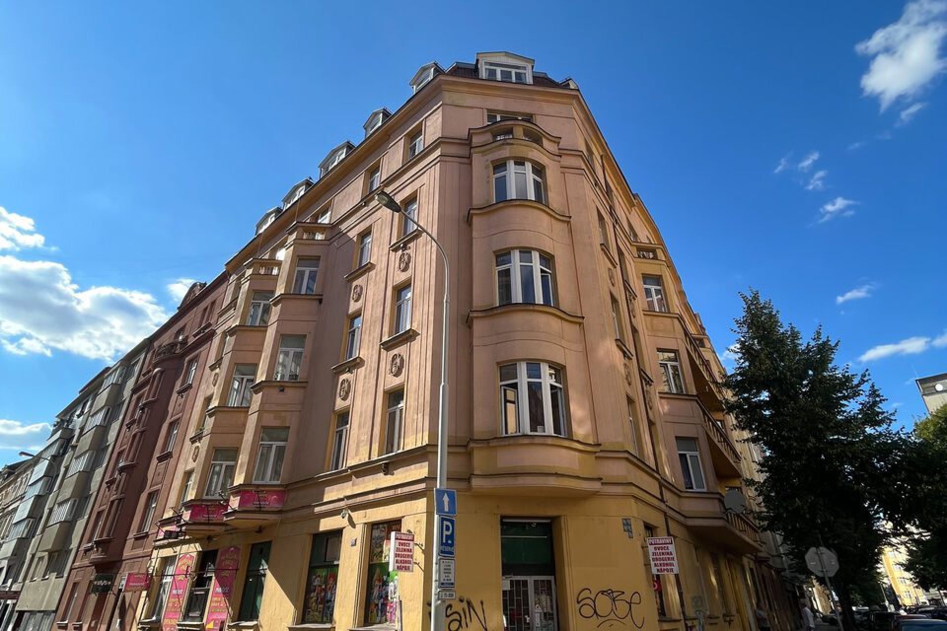 Slezská 75